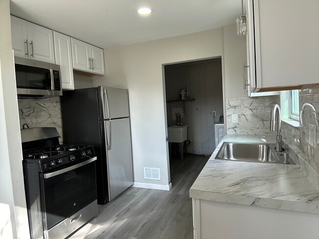 Foto del edificio - 5901 Roosevelt St