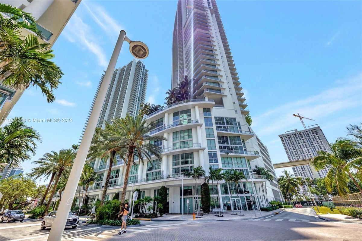 Foto principal - 90 SW 3rd St