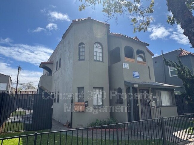 Foto del edificio - 2028 Chestnut Ave