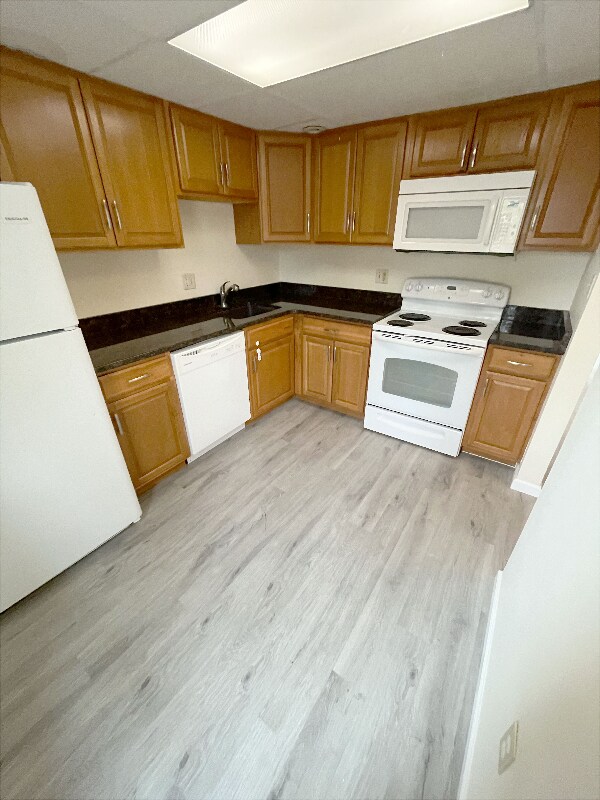 Foto del edificio - 2000 Country Club Apartment