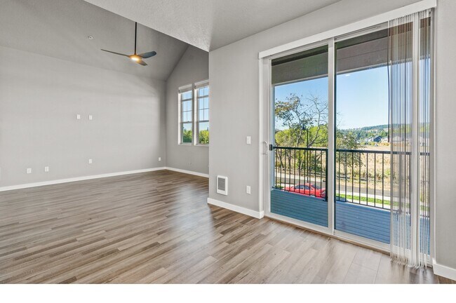 Foto del edificio - 16323 NW Chadwick Way