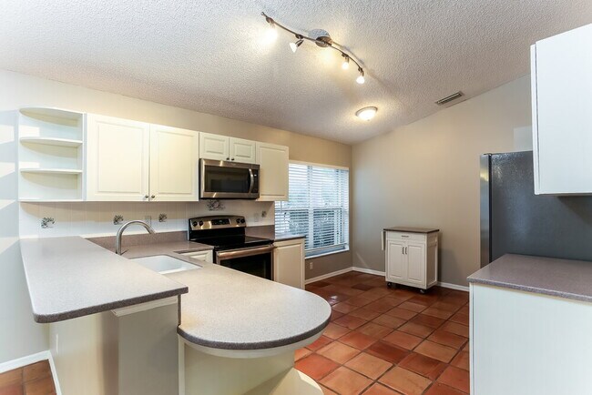 Foto del edificio - 18244 NW 21st St