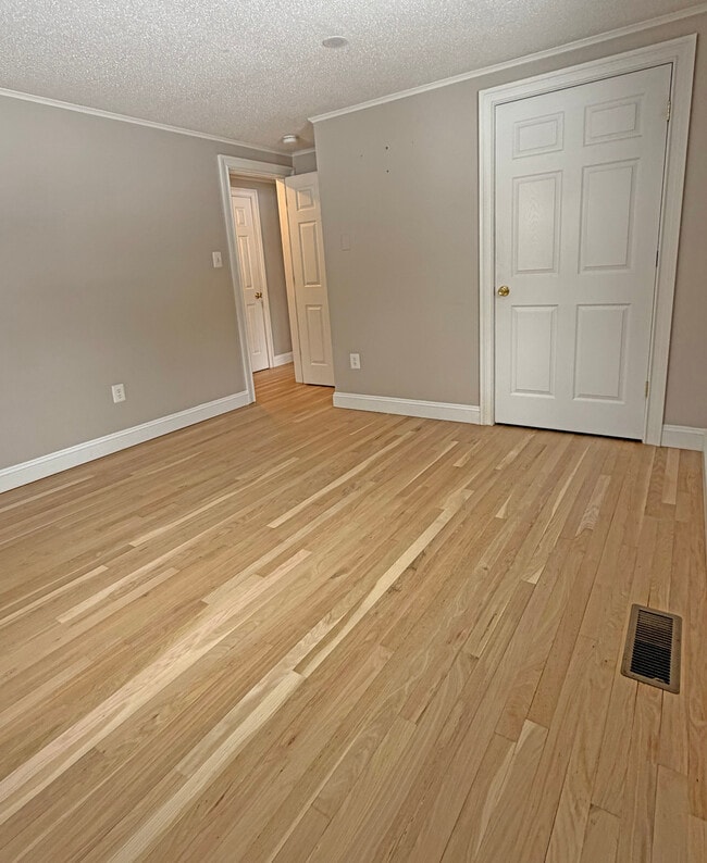 Building Photo - 19 Crosmour Rd