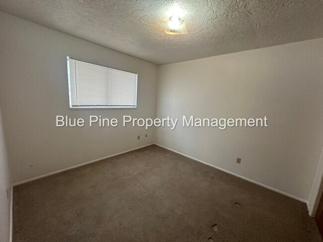 Building Photo - 1474 Benton St