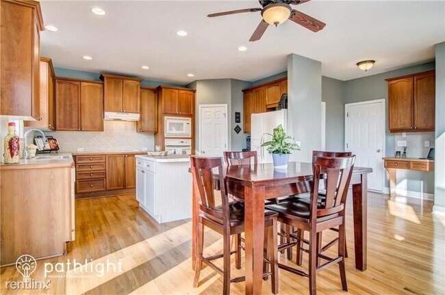 Building Photo - 5 br, 4.5 bath House - 1410 Bentwater Driv...