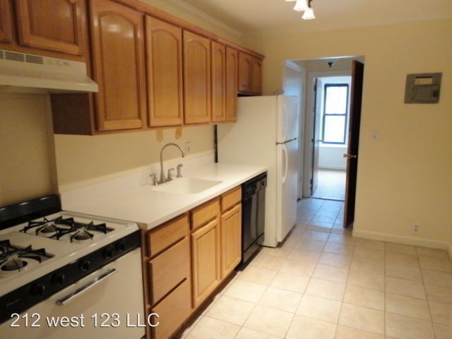 Building Photo - 212 W 123rd St