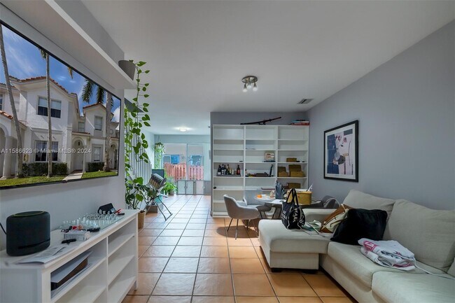 Foto del edificio - 5580 NW 107th Ave