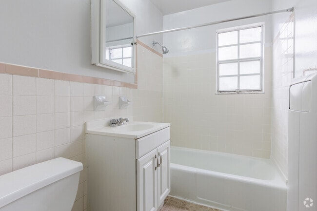 2BR 1BA - 1,000SF - Scott Court Apartments