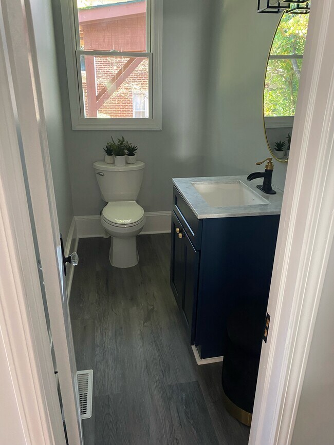 Photo - 1523 W 1st St House