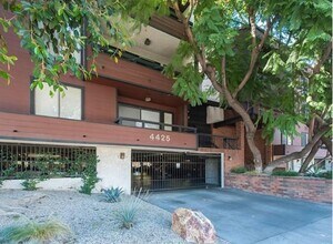 Building Photo - 4425 Whitsett Ave