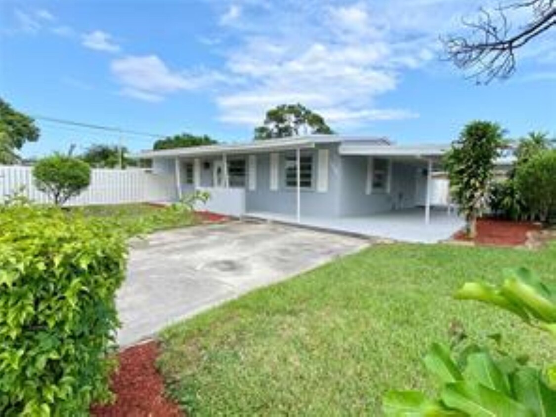 Foto principal - 1008 NW 11th Ct