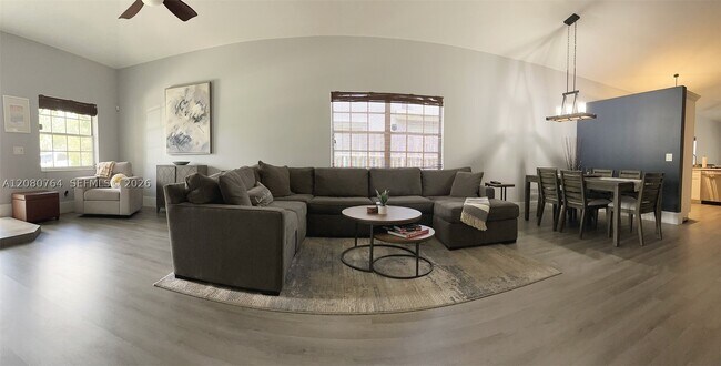 Foto del edificio - 6384 Lansdowne Cir