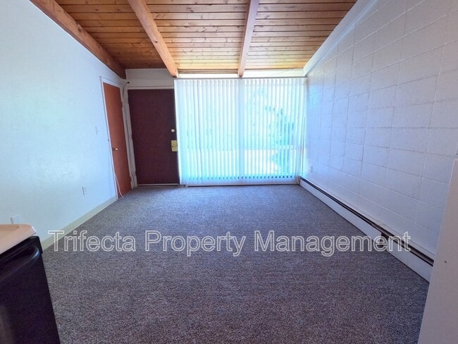 Building Photo - 610 Parker St