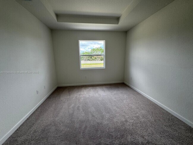 Foto del edificio - 18410 SW 2nd St