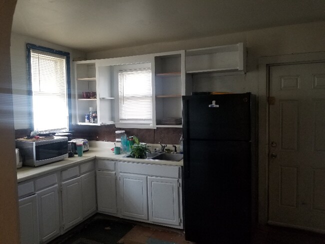 Foto del edificio - 1748 Finch St