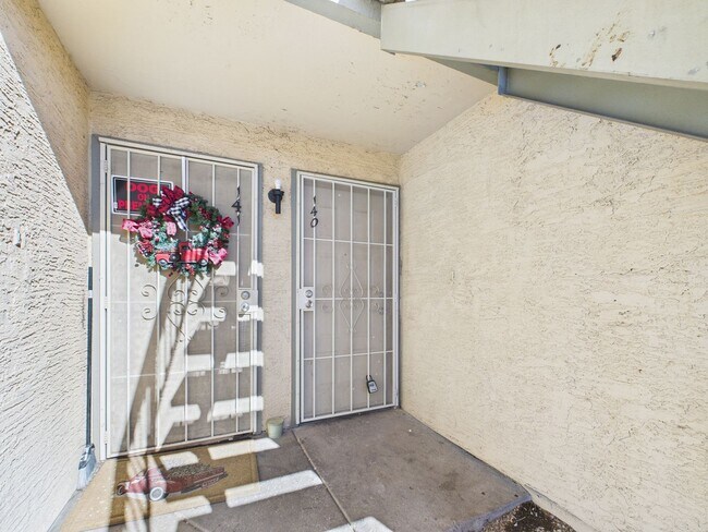 Building Photo - Peoria Ave. #140