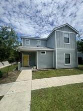 Building Photo - 418 Lockhart St