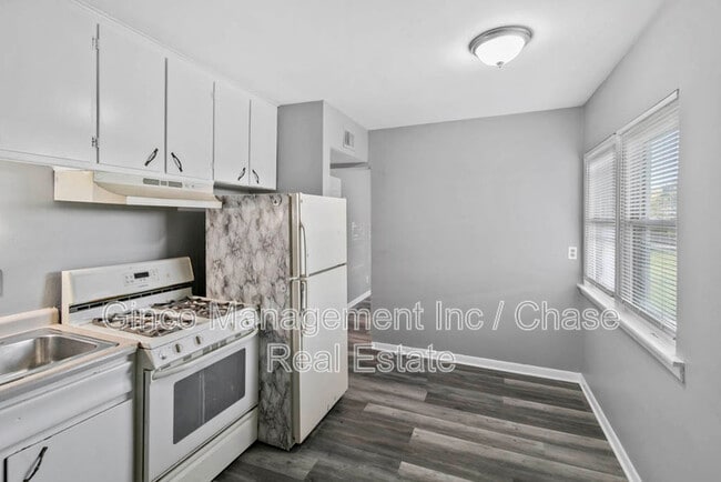 Building Photo - 991 Tollview Ave