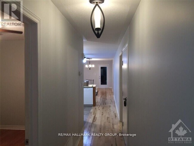 Building Photo - 21 Perthmore St