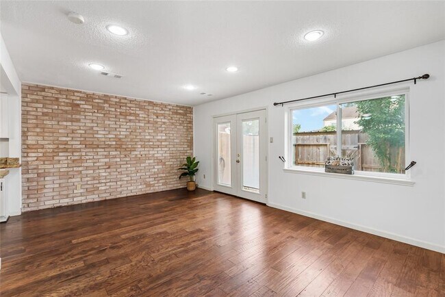 Foto del edificio - 14456 Misty Meadow Ln