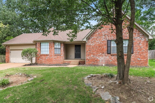 Building Photo - 5996 Lawnhill Dr