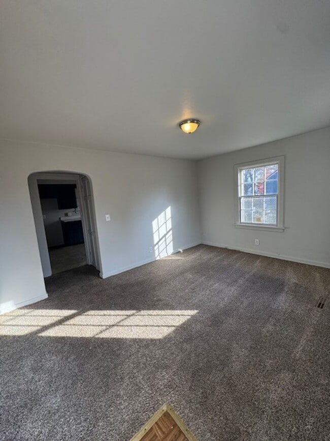 Building Photo - 1115 Milton St