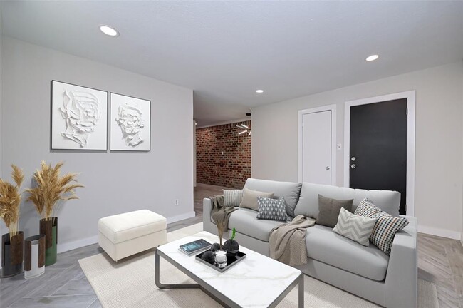 Building Photo - 1747 Wroxton Ct