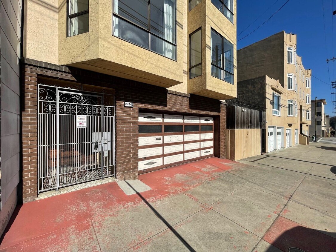 Primary Photo - 1417 20th Ave