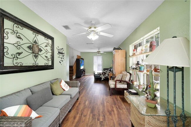 Foto del edificio - 4200 SW 72nd Way