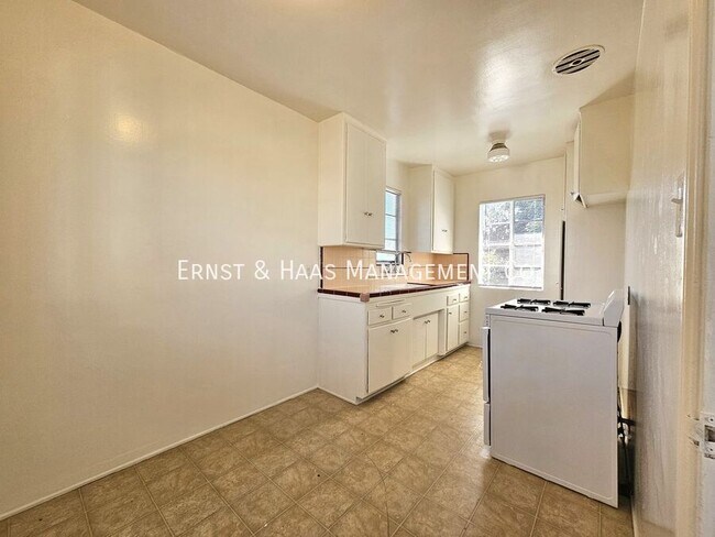 Foto del edificio - 1027 E 7th St