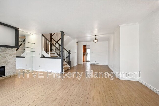 Building Photo - 1277 S Monaco St Pkwy
