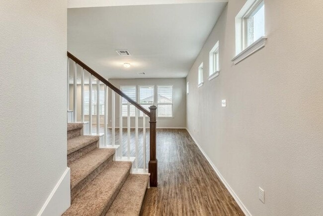Foto del edificio - 3651 Sandy Brook Dr