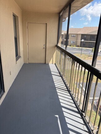 Building Photo - 5323 Summerlin Rd