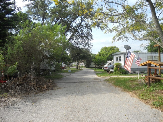 Building Photo - Silverbreeze Mobile Home Park