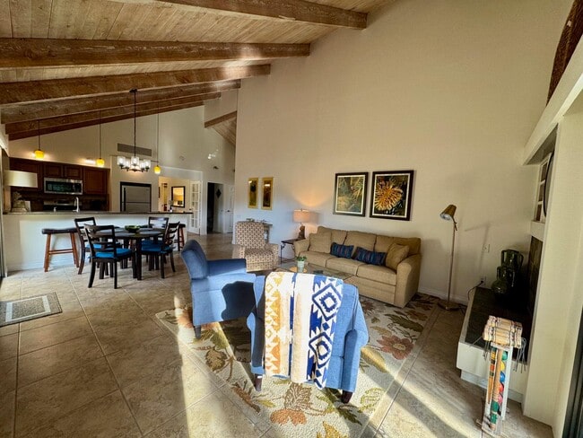 Foto del edificio - 310 Forest Hills Dr