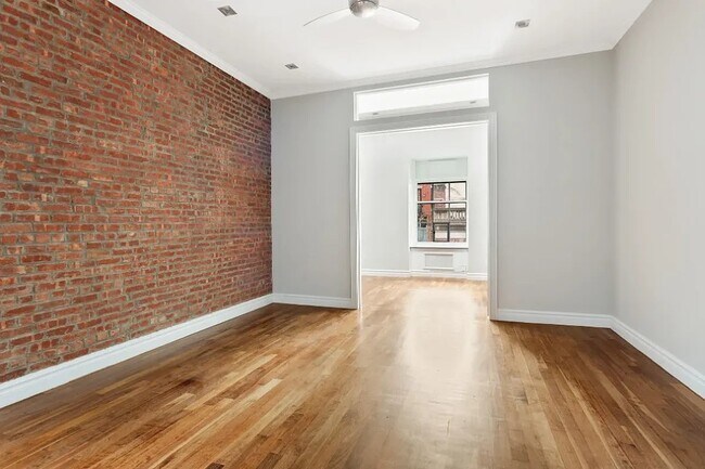Foto del edificio - 9 E 75th St