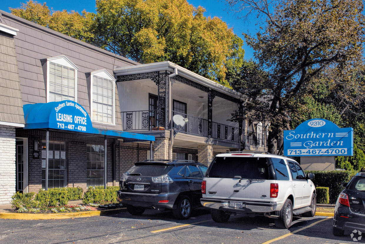 Building Photo - Southern Gardens Apartments