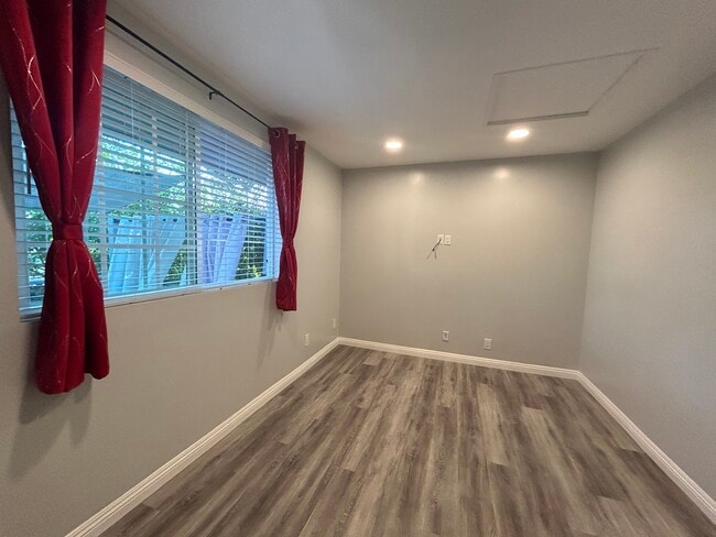 Building Photo - 3054 Gertrude Ave