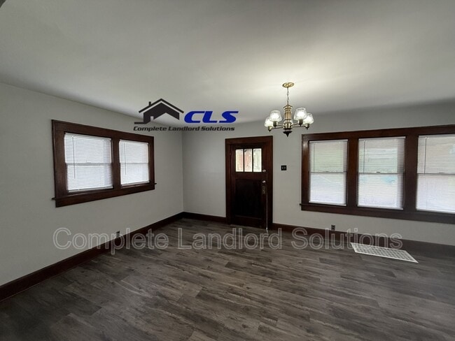 Building Photo - 53 S 16th St