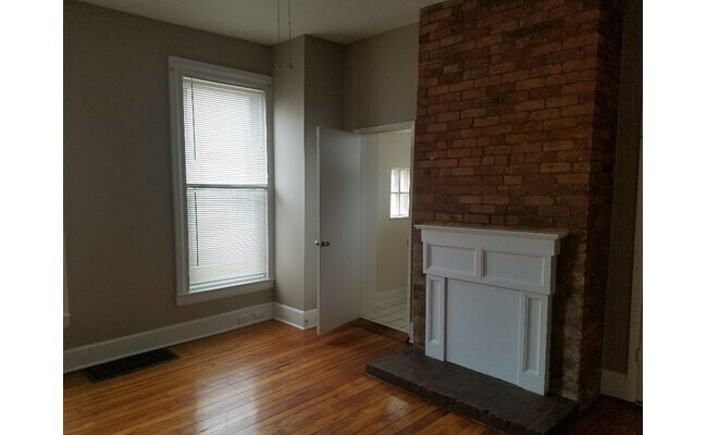 Building Photo - 2201 Kemper Ln