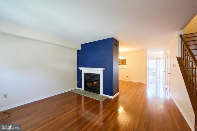 Building Photo - 1803 Stoneham Dr
