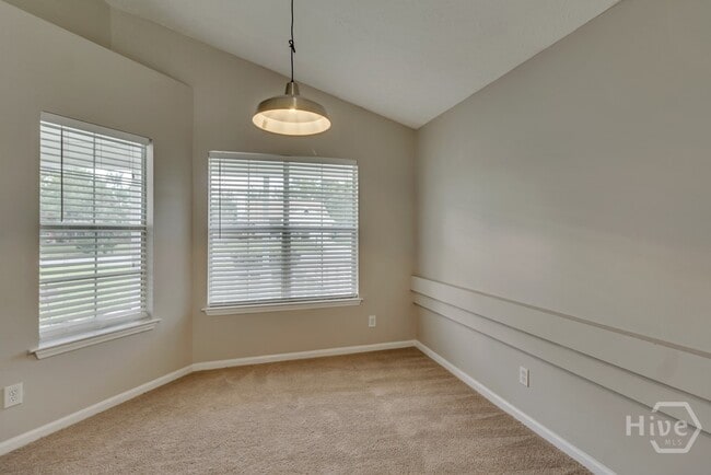 Building Photo - 710 Osprey Dr