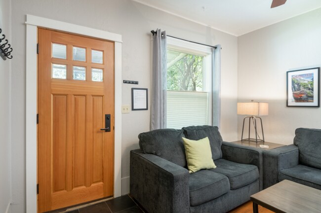 Foto del edificio - 1015 Poplar St