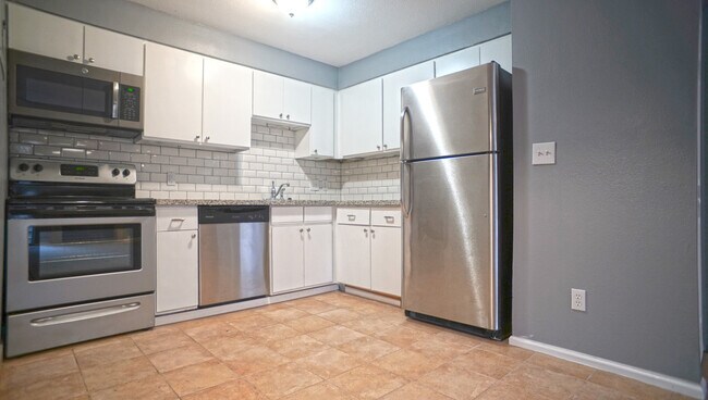 Building Photo - 2575 S Syracuse Way