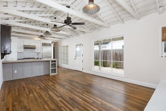 Building Photo - 502 Poinsettia Ave