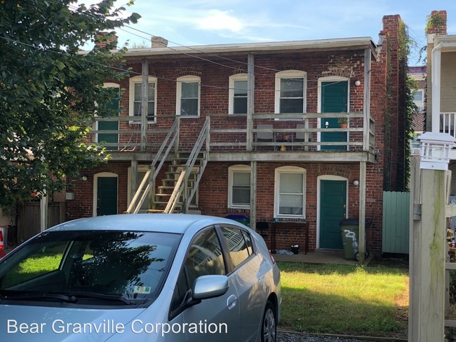 Building Photo - 2304 Parkwood Ave