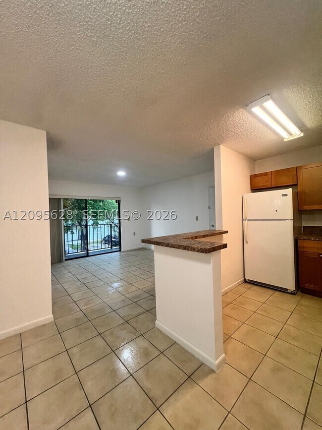 Foto del edificio - 6975 NW 179th St