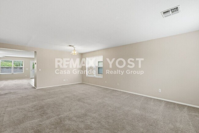 Building Photo - 660 W Kingman Loop