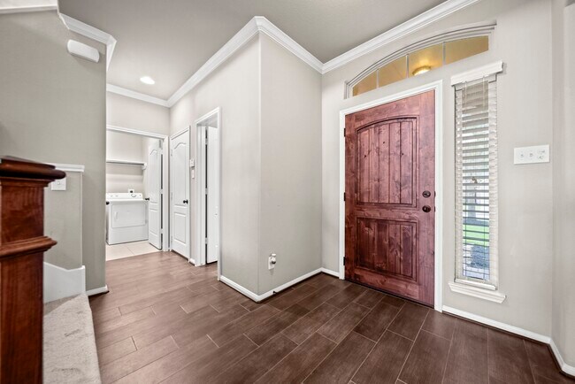 Foto del edificio - 307 Fairwood Springs Ln