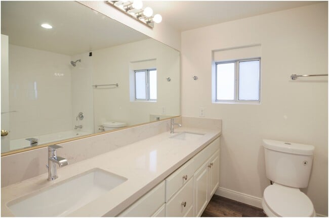 Building Photo - 31725 Virginia Way